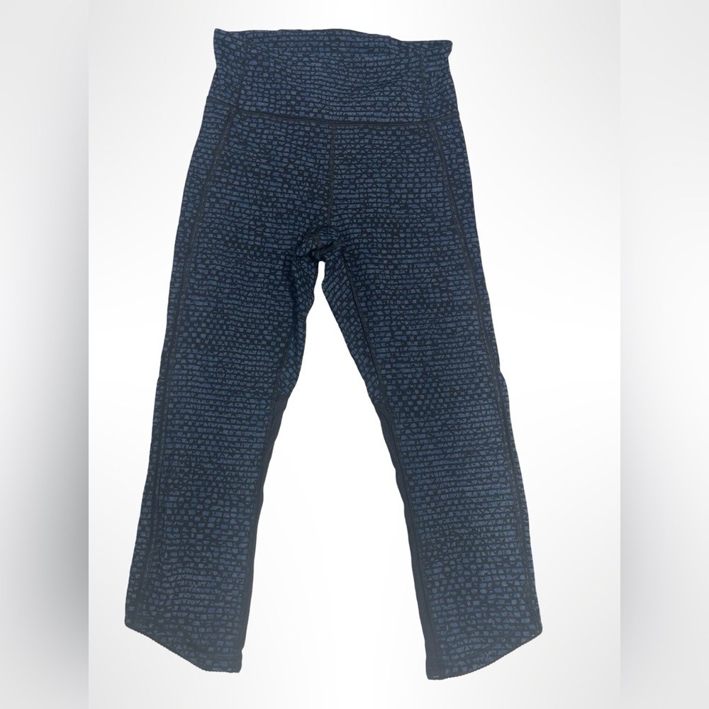 Navy blue and black Lululemon high-waisted leggings‎ sz 6. athletic yoga gym